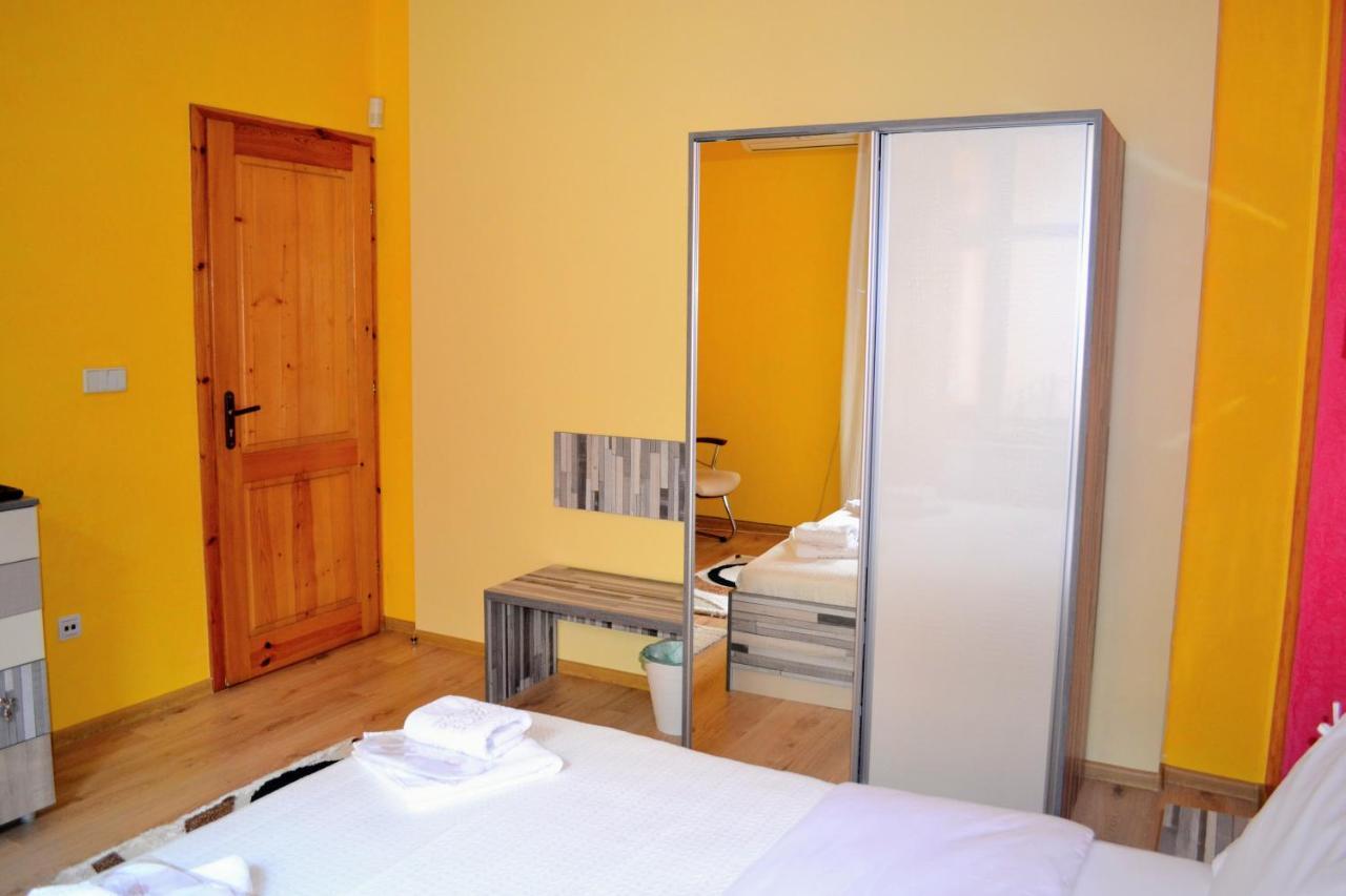 Apartemen Secession Style